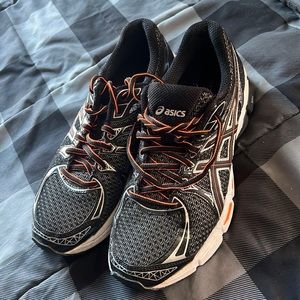Mens 8.5 ASICS running shoes
